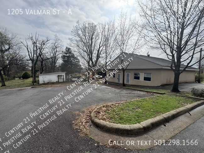1205 Valmar St in Little Rock, AR - Building Photo - Building Photo