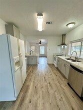 5506 David St in Dickinson, TX - Foto de edificio - Building Photo