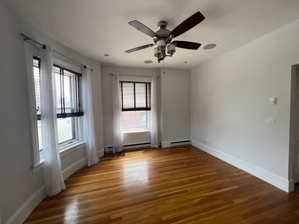 583 Massachusetts Ave in Boston, MA - Building Photo