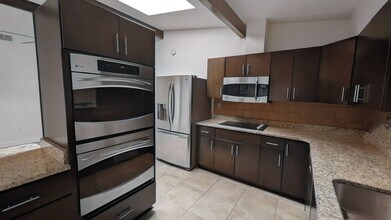 5180 Warfield Dr in Memphis, TN - Building Photo - Building Photo