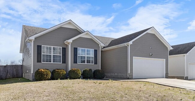 1355 Whitt Ln in Clarksville, TN - Building Photo - Building Photo
