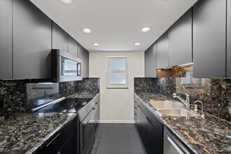 689 NE 6th Ct in Boynton Beach, FL - Foto de edificio - Building Photo