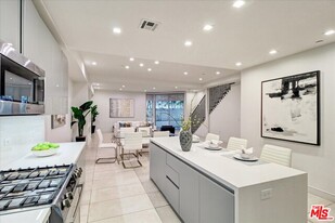 1125 Kings Rd in West Hollywood, CA - Building Photo - Building Photo