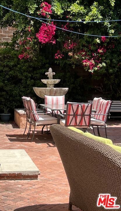 property at 137 Rexford Dr