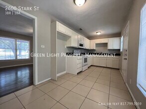 2600 Stark St in Fort Worth, TX - Building Photo - Building Photo