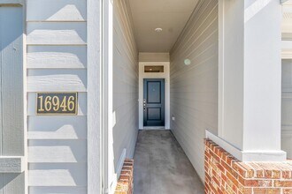 16023 Bishops Cap Wy in Cypress, TX - Building Photo - Building Photo