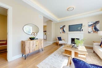 130 W Ellis Ave in Libertyville, IL - Building Photo - Building Photo