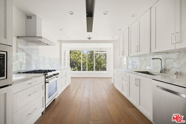 605 Hanley Way in Los Angeles, CA - Building Photo - Building Photo