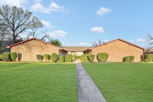 3225 Crites St, Unit 102 in Richland Hills, TX - Building Photo