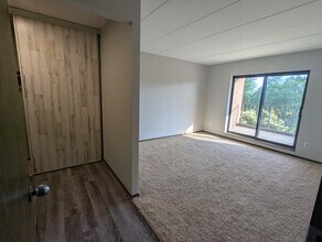 3320 Louisiana Ave S in St. Louis Park, MN - Building Photo - Building Photo