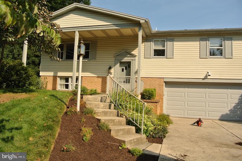 421 Park Hills Dr in Mechanicsburg, PA - Building Photo