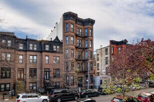 670 President St in Brooklyn, NY - Building Photo