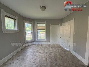 202 E North Ave in Milwaukee, WI - Building Photo - Building Photo