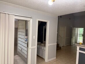 12242 W Village Dr in Houston, TX - Building Photo - Building Photo