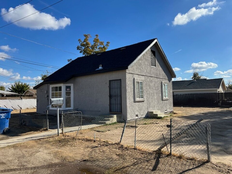 619 Edwin Dr in Bakersfield, CA - Building Photo