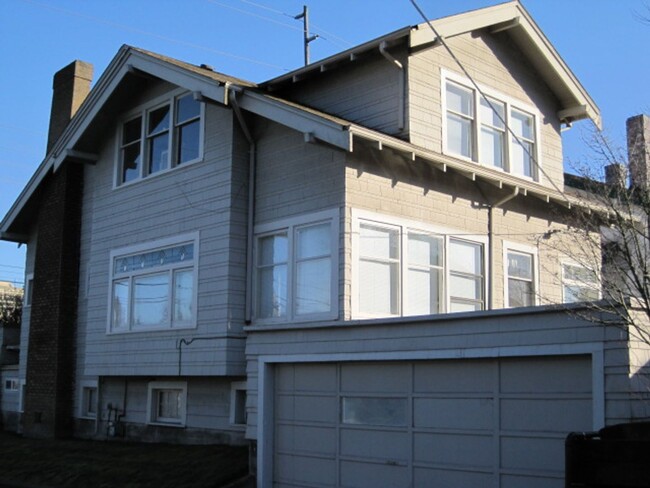 property at 4559 5th Ave NE