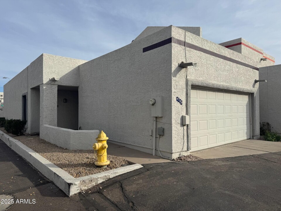 4766 W Caron St in Glendale, AZ - Building Photo