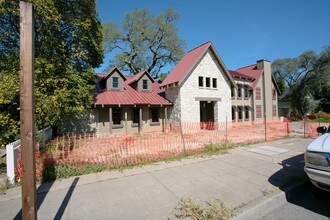 1520-1542 Main St in St Helena, CA - Foto de edificio - Building Photo