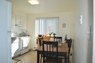 Courtyard Apartments