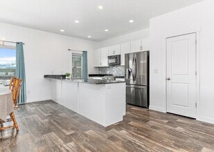 14796 S Rising Star Ln in Bluffdale, UT - Building Photo - Building Photo