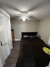 34 Plymouth St, Unit 2L in Pembroke, MA - Foto de edificio - Building Photo