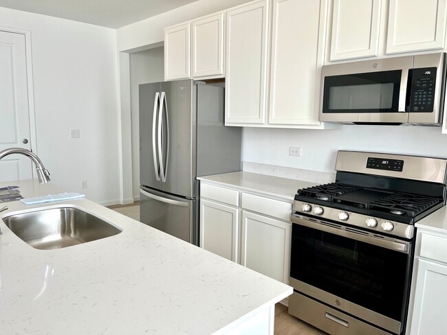 2645 Sawyer Ln in Erie, CO - Foto de edificio - Building Photo