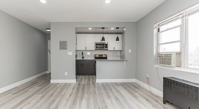 Courtyard Park in Hyattsville, MD - Building Photo - Building Photo