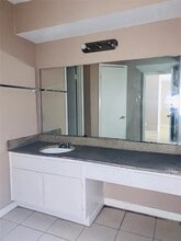 5625 Antoine Dr in Houston, TX - Foto de edificio - Building Photo