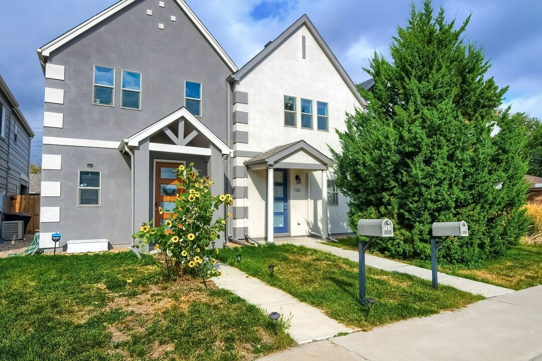 755 S Krameria St in Denver, CO - Building Photo