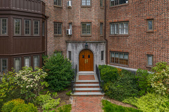 Rye Castle in Rye, NY - Foto de edificio - Building Photo