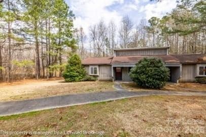 136 Brentwood Dr in Troy, NC - Building Photo - Building Photo