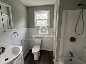 1900 Broadway St, Unit B in Anderson, IN - Foto de edificio - Building Photo