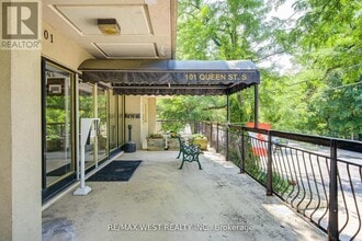 101 Queen St S in Hamilton, ON - Building Photo - Building Photo