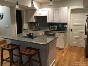 438 3rd St in Ann Arbor, MI - Building Photo - Building Photo