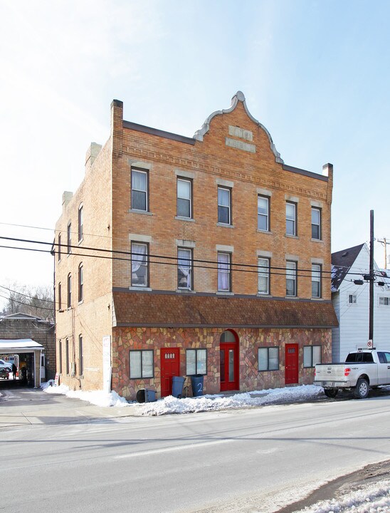 1402 4th Ave in Coraopolis, PA - Foto de edificio