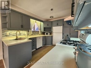 5 Cabot Ct in Aurora, ON - Building Photo - Building Photo