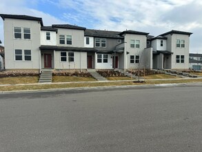 6500 N Biscay St in Denver, CO - Building Photo - Building Photo