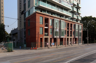 O2 Maisonettes on George in Toronto, ON - Building Photo - Building Photo