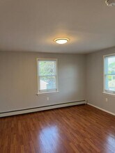 124 Shields Ave in Williston Park, NY - Building Photo - Building Photo