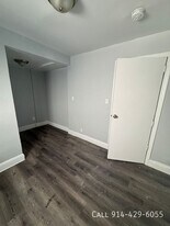 122 Oak St in Yonkers, NY - Building Photo