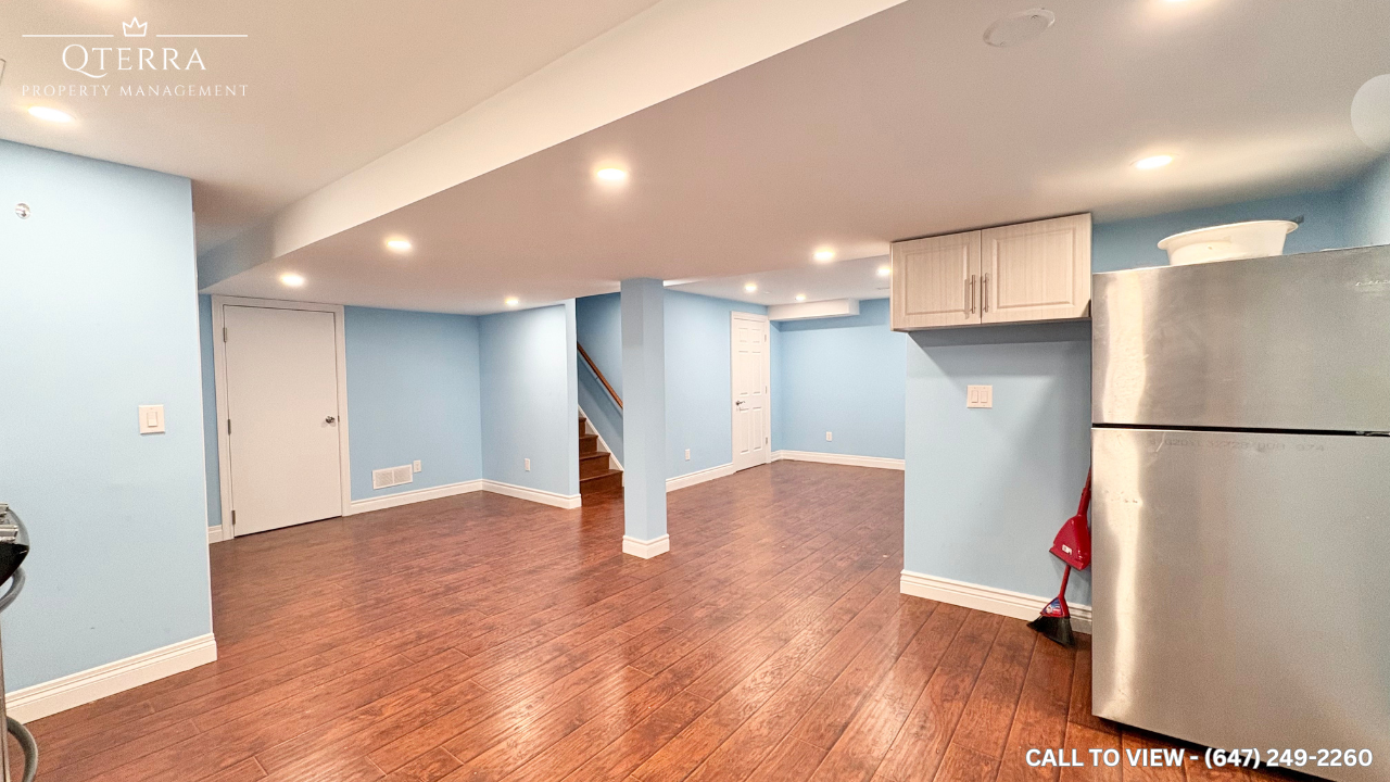 50 Gabrielle Cres in Whitby, ON - Building Photo