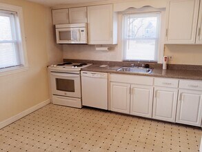188 Lexington St in Newton, MA - Building Photo - Building Photo