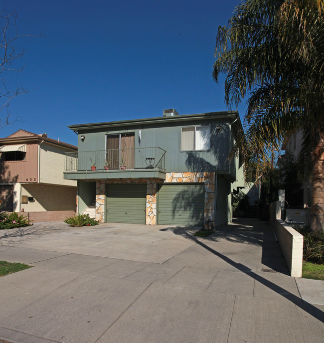 Maui Apartments in Burbank, CA - Building Photo - Building Photo