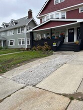 1655 Eddington Rd, Unit 3 in Cleveland Heights, OH - Foto de edificio - Building Photo