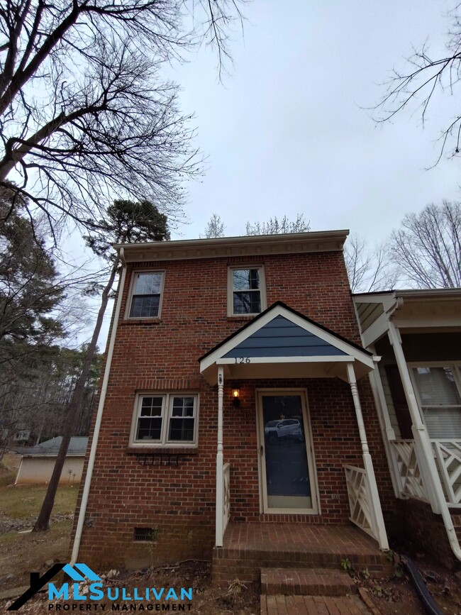 126 Milford Ct in Cary, NC - Building Photo - Building Photo