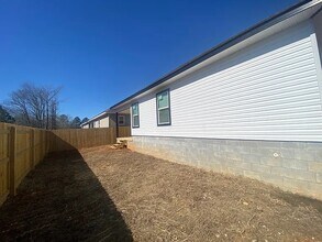 1011 Stone St in Jacksonville, AR - Building Photo - Building Photo