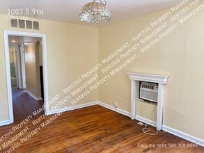 1003 S 9th St in Ponca City, OK - Building Photo - Building Photo