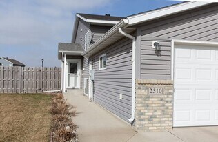 2510 8th Ct W in West Fargo, ND - Building Photo