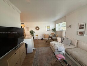 801 Meridian Ave in Miami Beach, FL - Building Photo - Building Photo