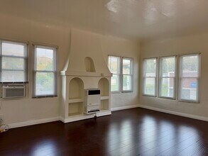 503 Hill Dr, Unit half in Glendale, CA - Building Photo - Building Photo